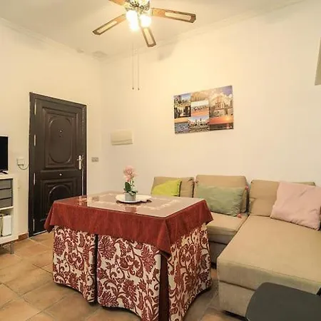 Apartamento Monteros Apartment *